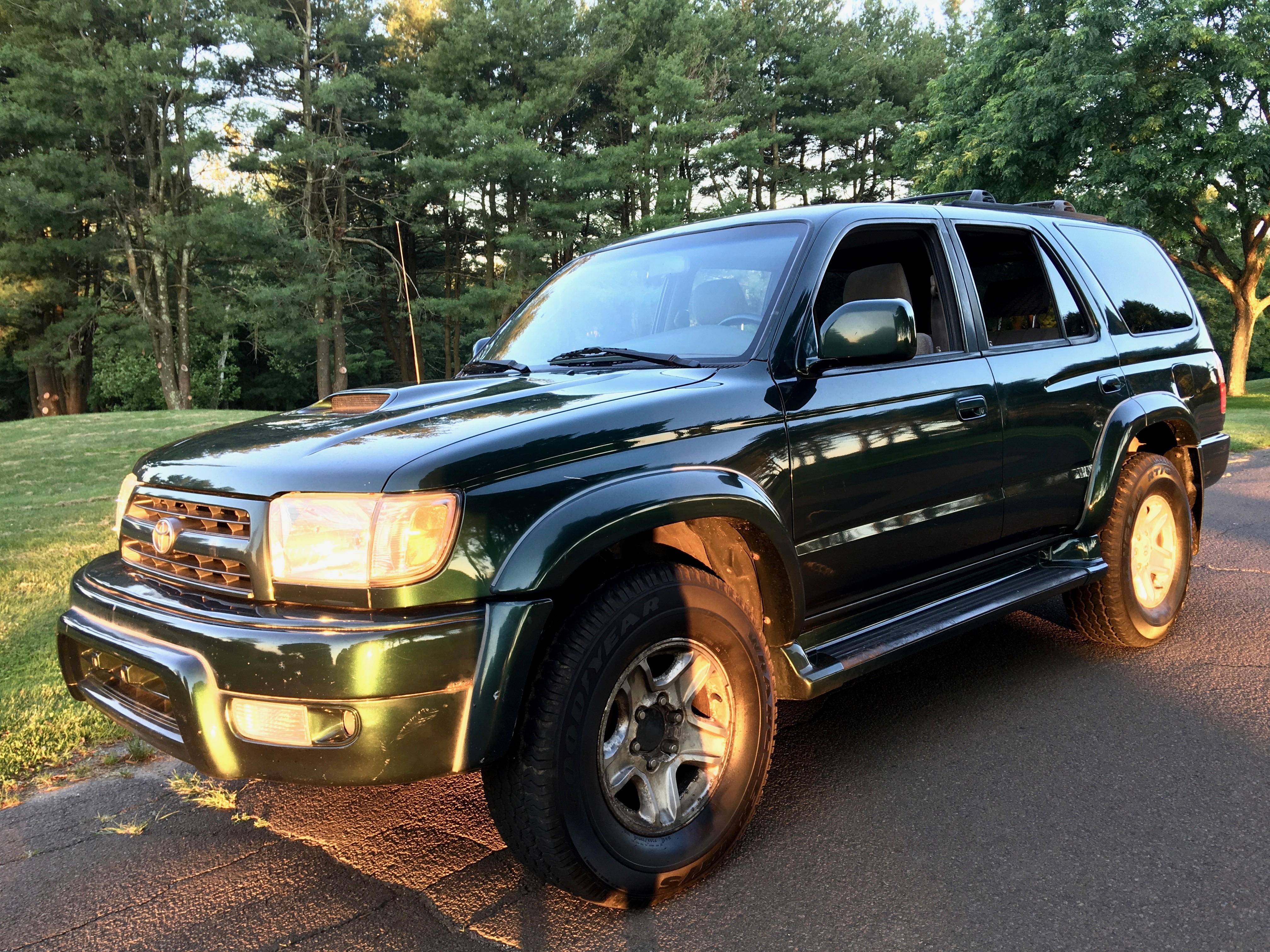 2000 Toyota 4Runner 3.4L V6 4WD 5 Speed Manual 129K - 3rd Gen - Our Pro Recon - New Clutch, Timing Belt and Waterpump, New Valve Cover Gaskets, New Spark Plugs, New Alternator, New Radiator, New Muffler and Tailpipe, New Rear Coil Springs, New Rear Shocks, New Brakes, New Tires, Frame Descaling, Applied Rust Converter Rust Mort, Sealed Frame with Fluid Film, New Bumpers - Beautiful Engine - has No Leaks — photo 8
